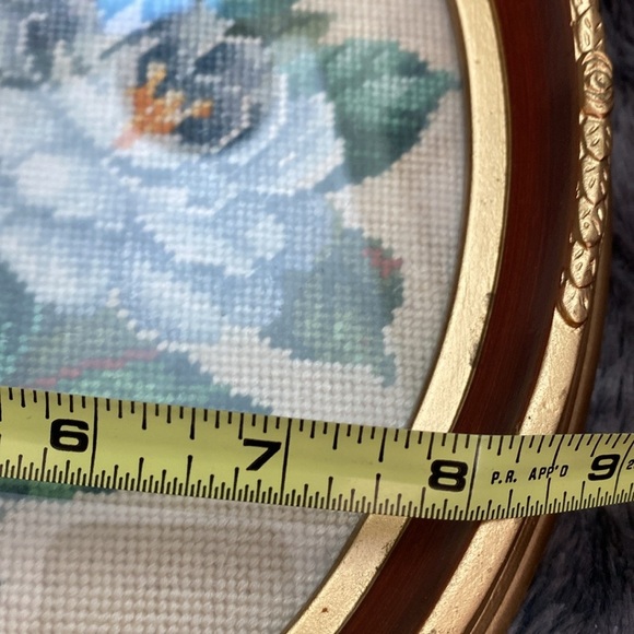 Vintage Needlework flowers in golden worked wood frame - Picture 13 of 16